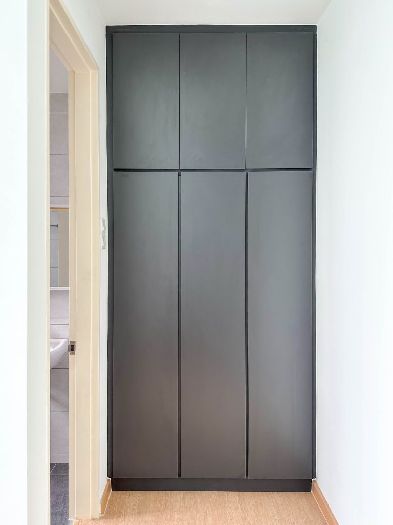Wardrobe at Lakepoint Residence
