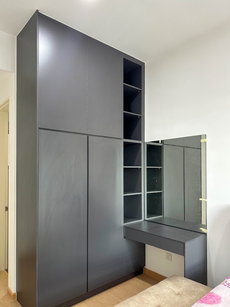 Wardrobe at Lakepoint Residence