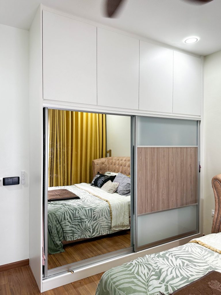 Wardrobe at Serenia Aman