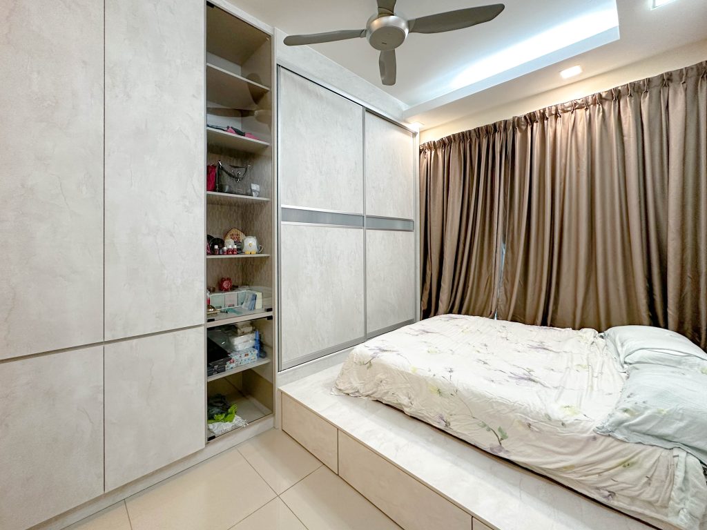 Wardrobe at Taman OUG Parklane
