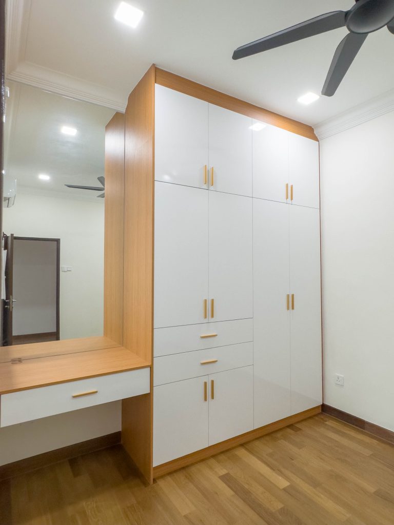 Wardrobe at Ara Damansara