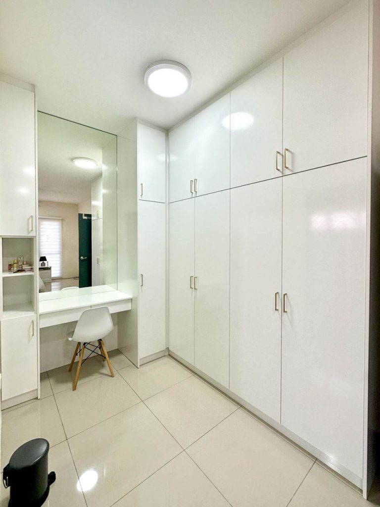Wardrobe at Taman Vista Mutiara