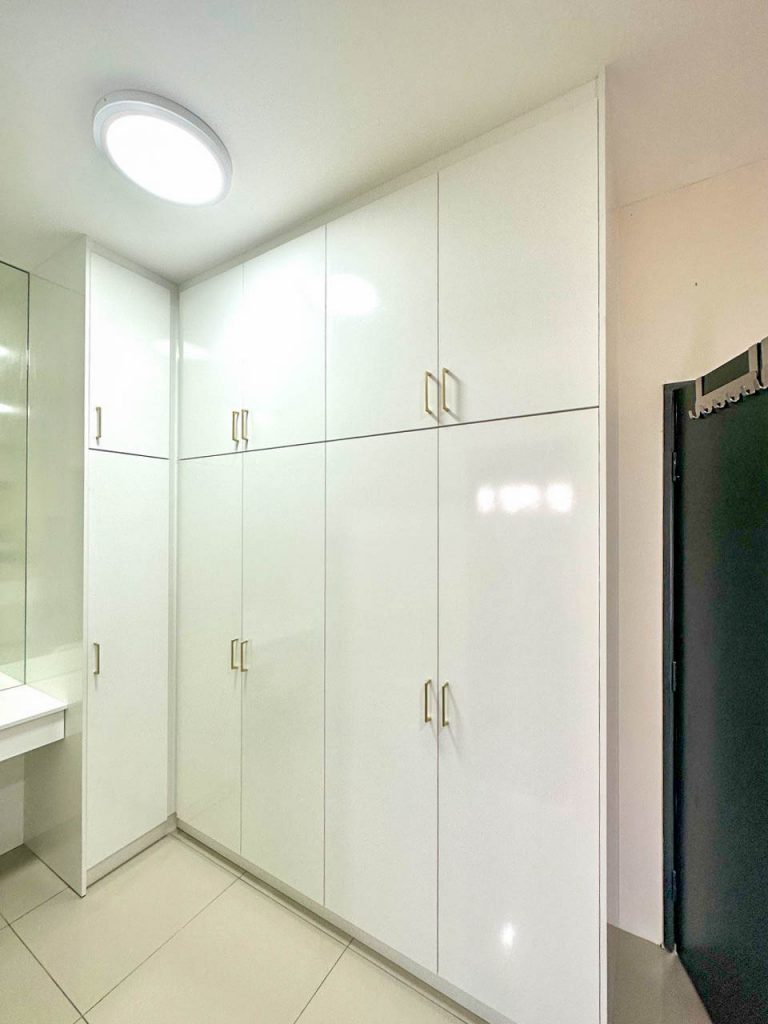 Wardrobe at Taman Vista Mutiara