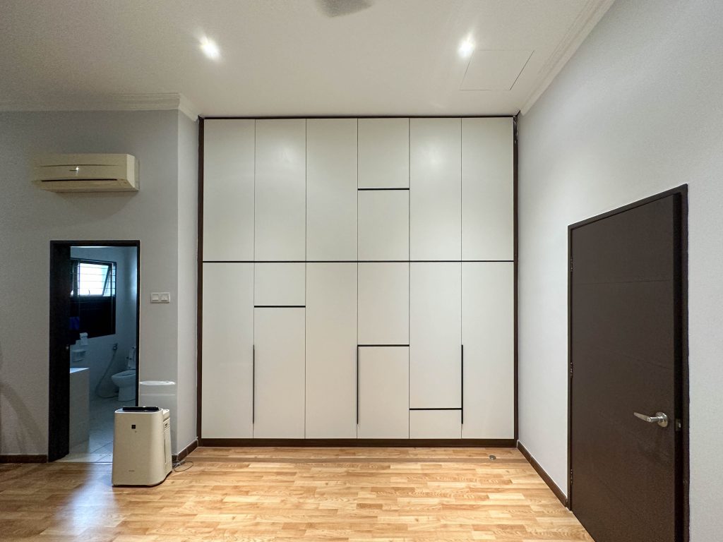 Wardrobe at Bandar Kinrara Puchong