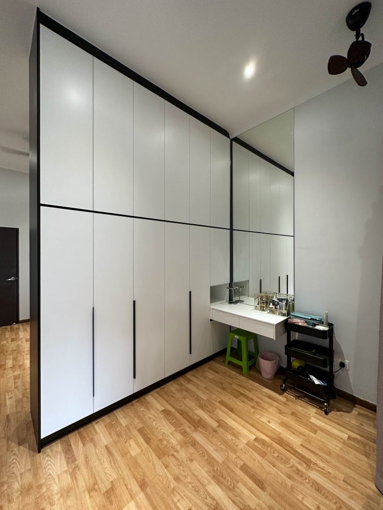 Wardrobe at Bandar Kinrara Puchong