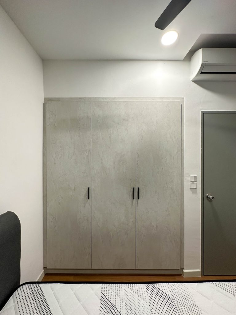 Wardrobe at M-vertica