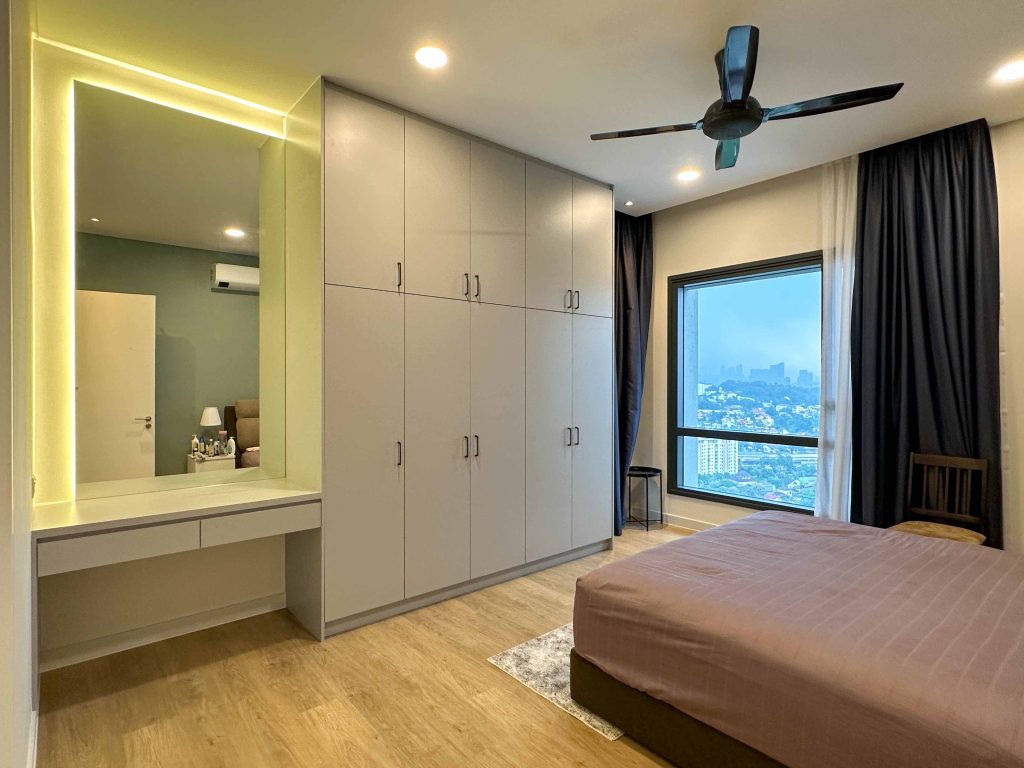 Wardrobe at Tria Seputeh Residence