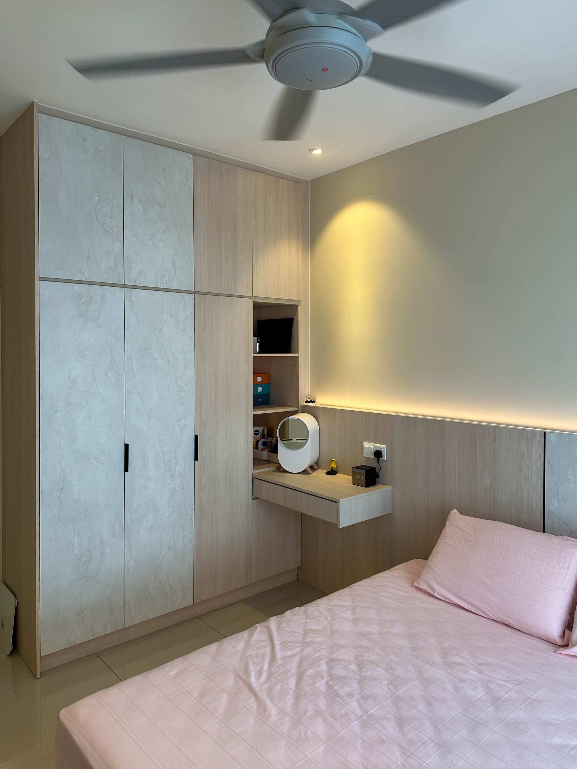 Wardrobe at Platinum Arena