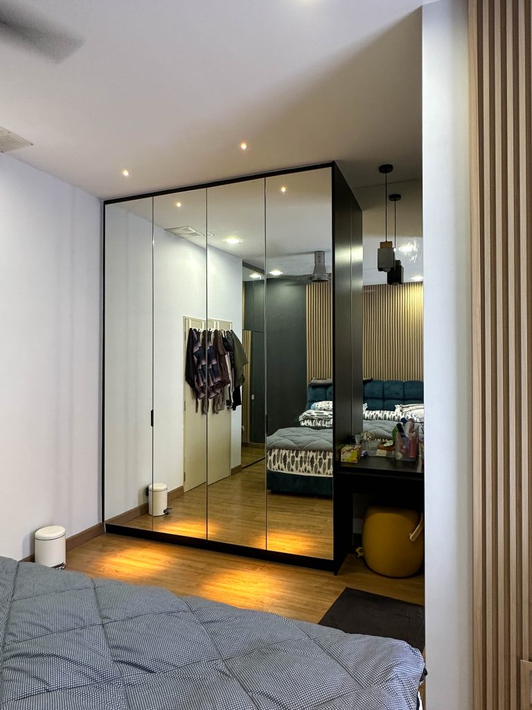 Wardrobe at Panglima Garang