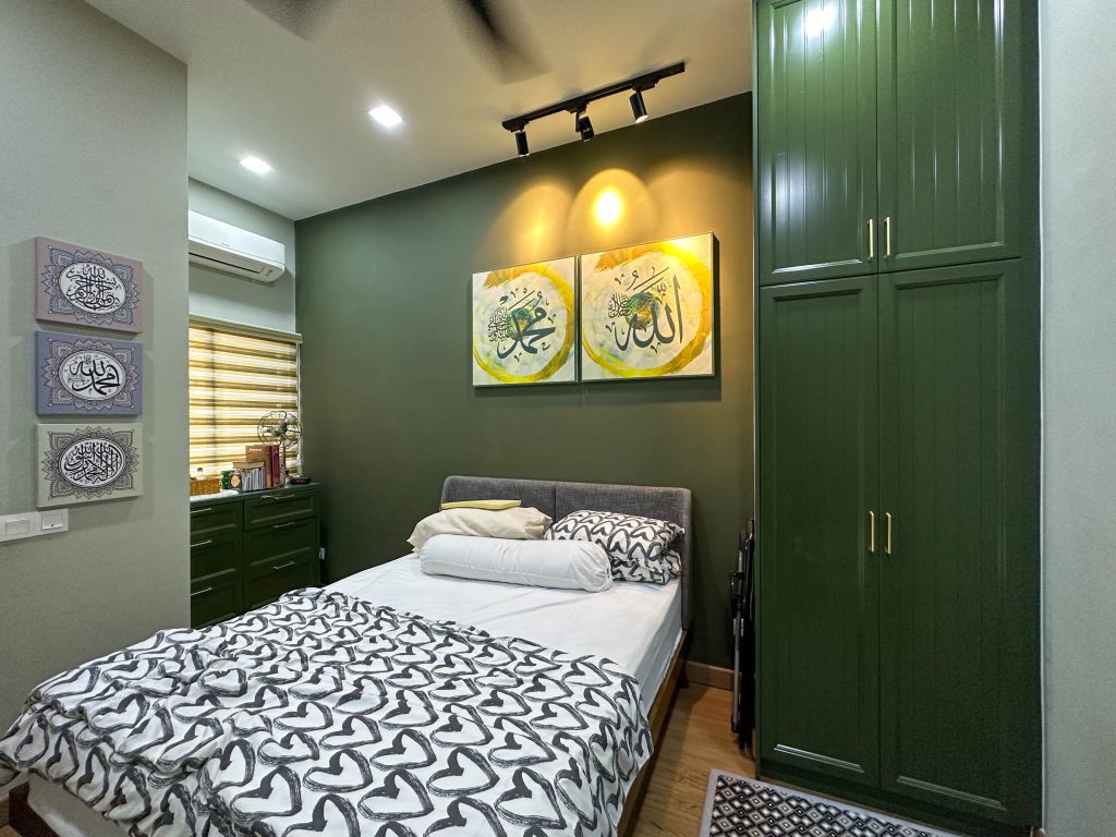 Wardrobe at Panglima Garang