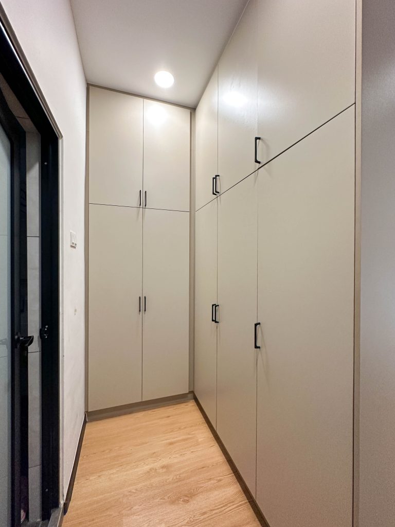 Wardrobe at Taman Seputeh