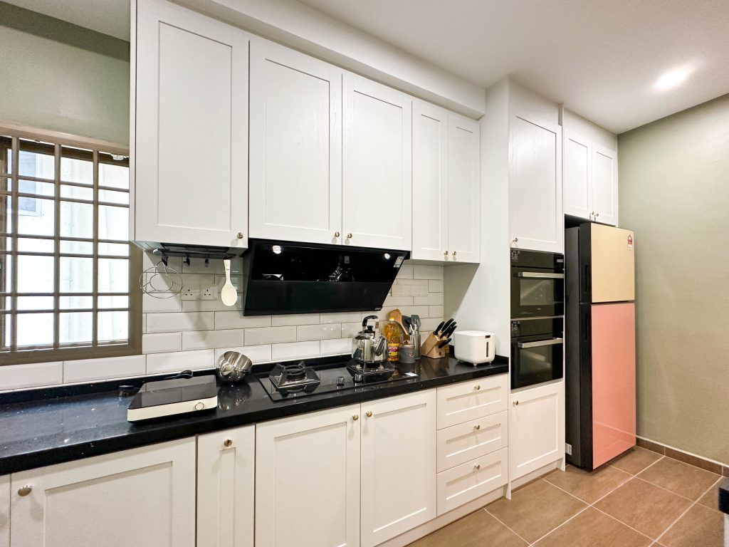 Kitchen Cabinet at Anggerik Eria