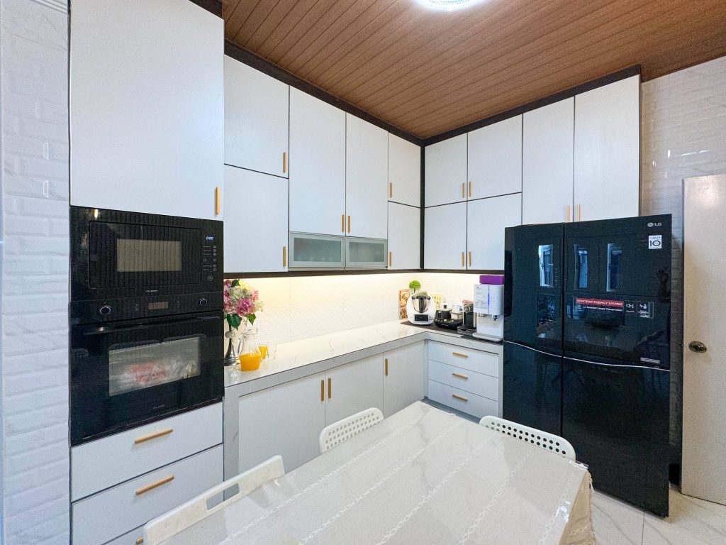Kitchen Cabinet at Desa Kolej Nilai