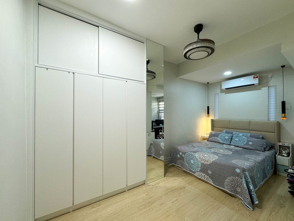 Wardrobe at Desa Kolej Nilai