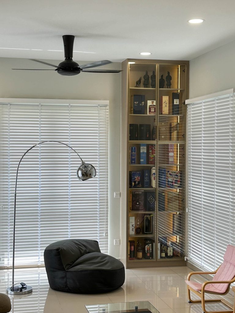 Modern Glass Display Cabinets