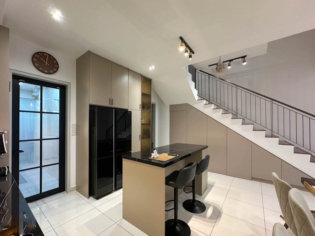 Kitchen Cabinet at Taman Puchong Legenda