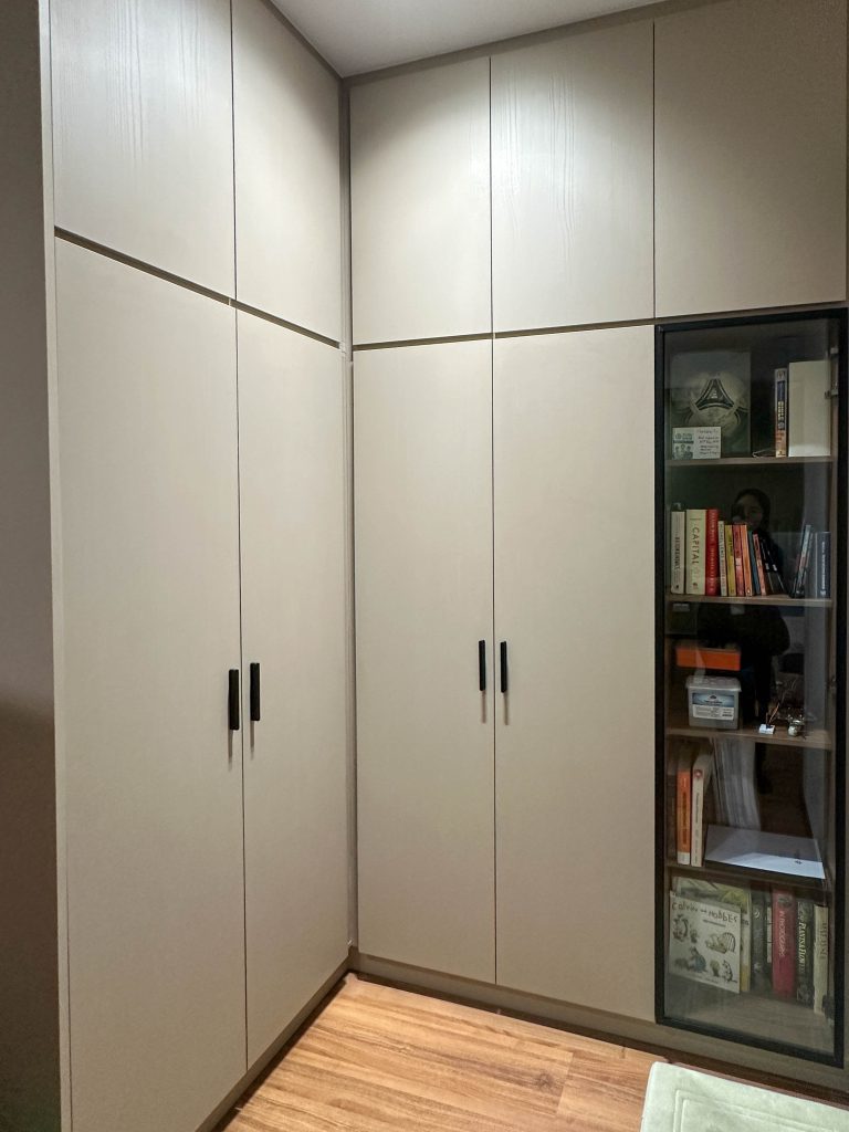 Wardrobe at Taman Puchong Legenda