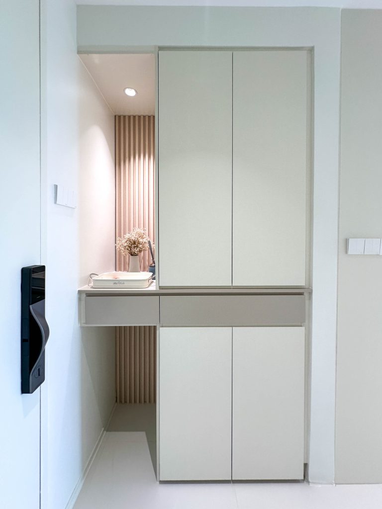 Display Cabinet at Rimba Residence