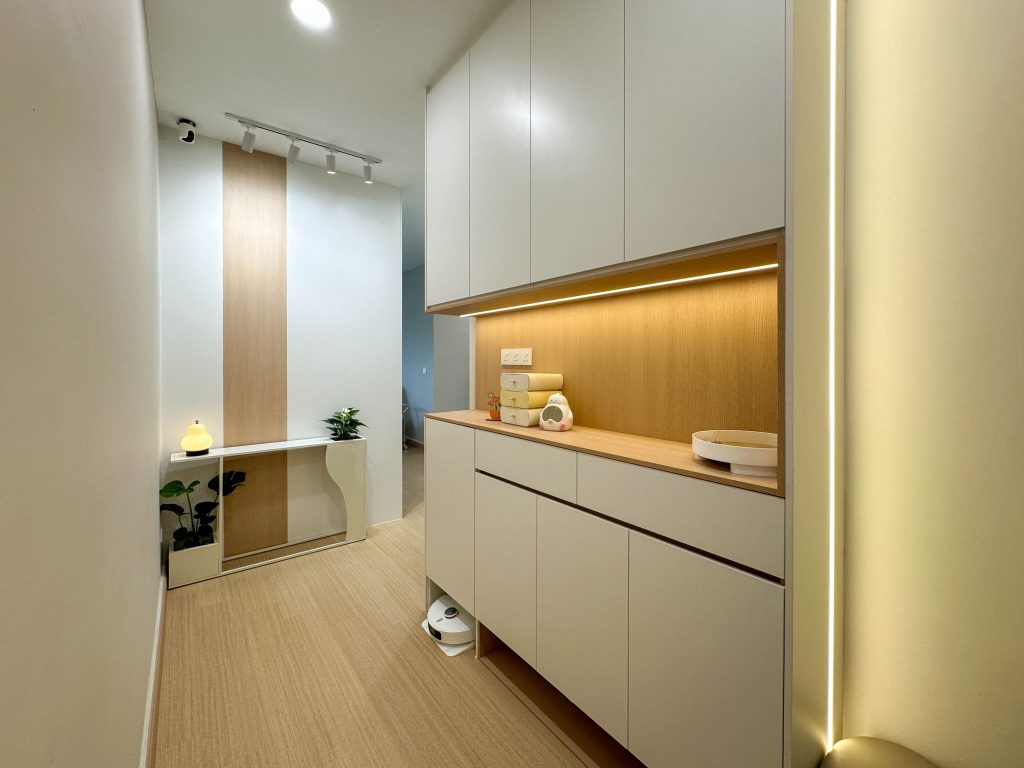 Display Cabinet at Bintang Residence