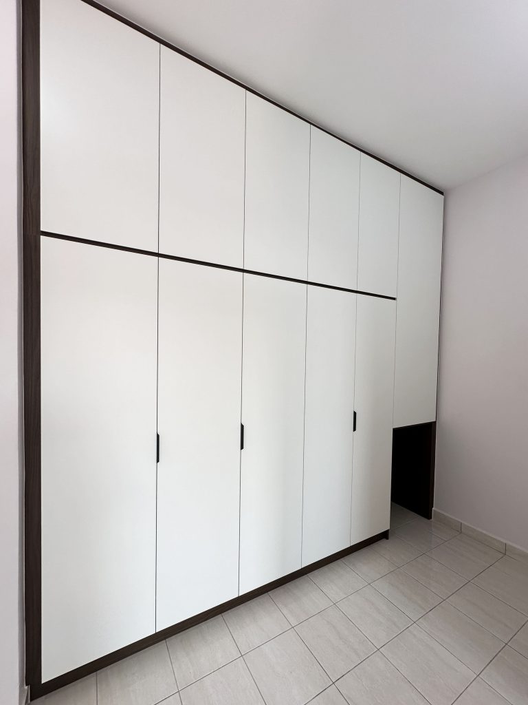 Wardrobe at Sungai Long SL9