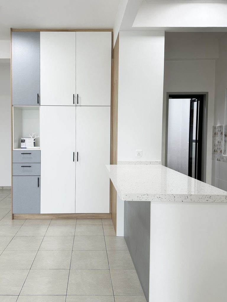 Kitchen Cabinet at JRK Senesta