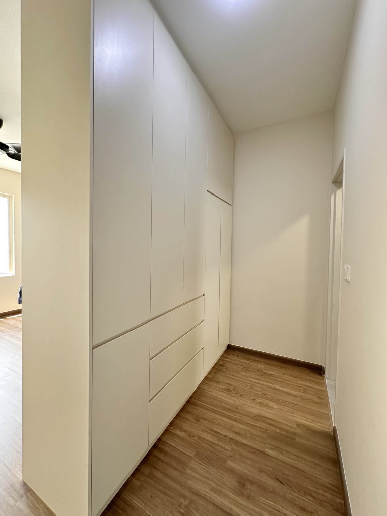Wardrobe at Gravit8 Klang South