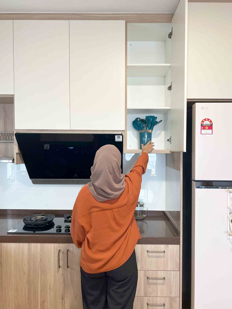 kitchen cabinet at Huni Residence