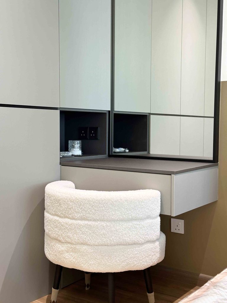 Dressing Table at Gravit 8 @ Klang South
