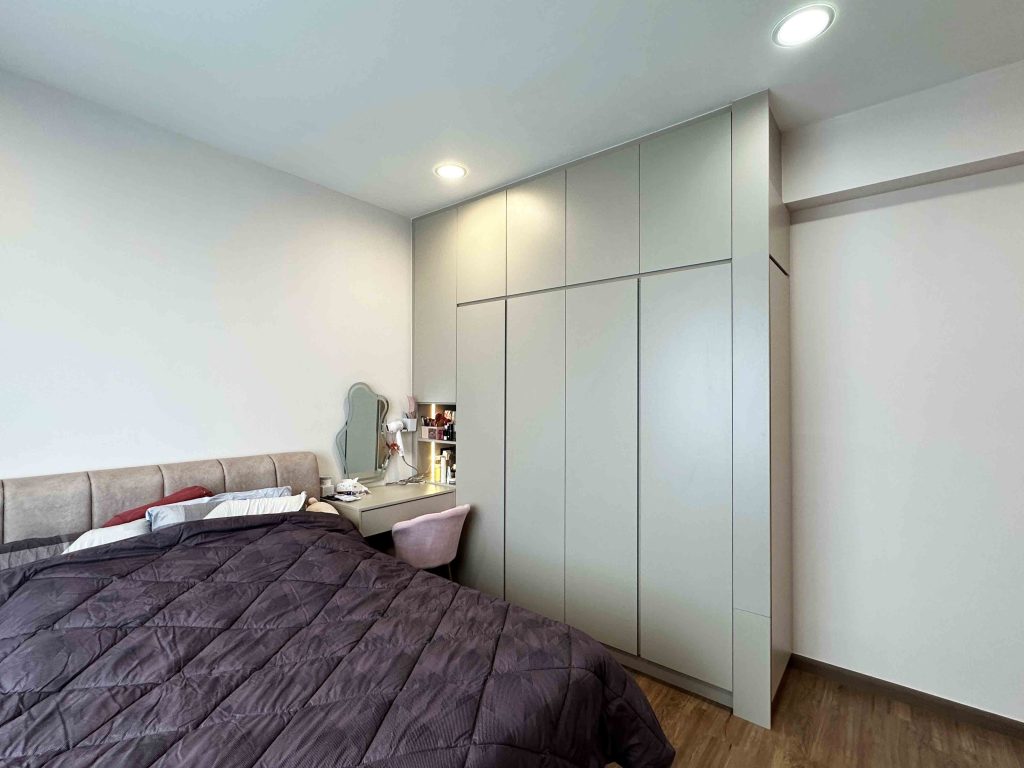 wardrobe at Gravit 8 @ Klang South