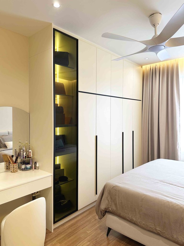 Wardrobe at Gravit 8 @ Klang South