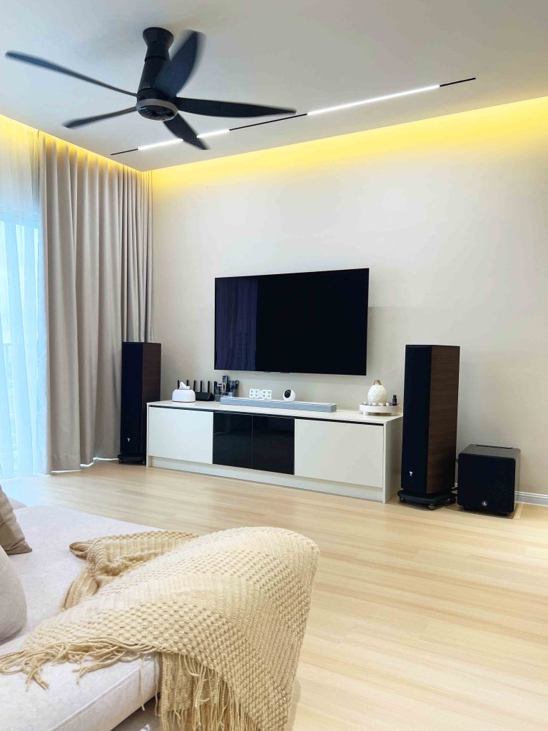 TV Cabinet at Gravit 8 @ Klang South