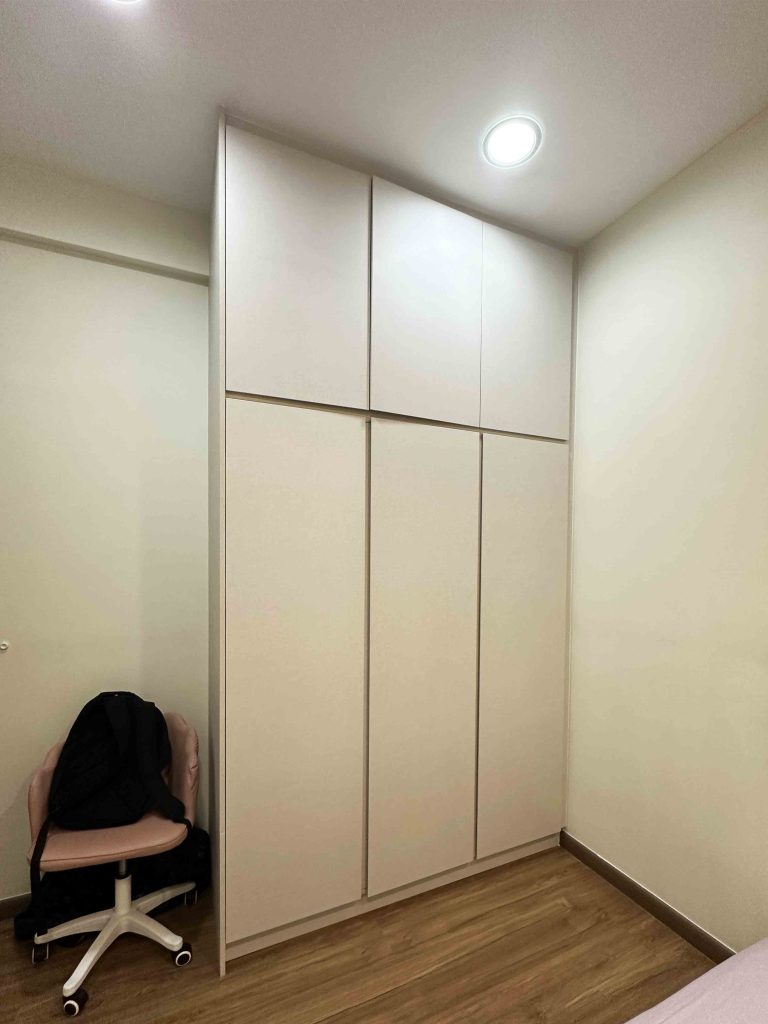 wardrobe at Gravit 8 @ Klang South