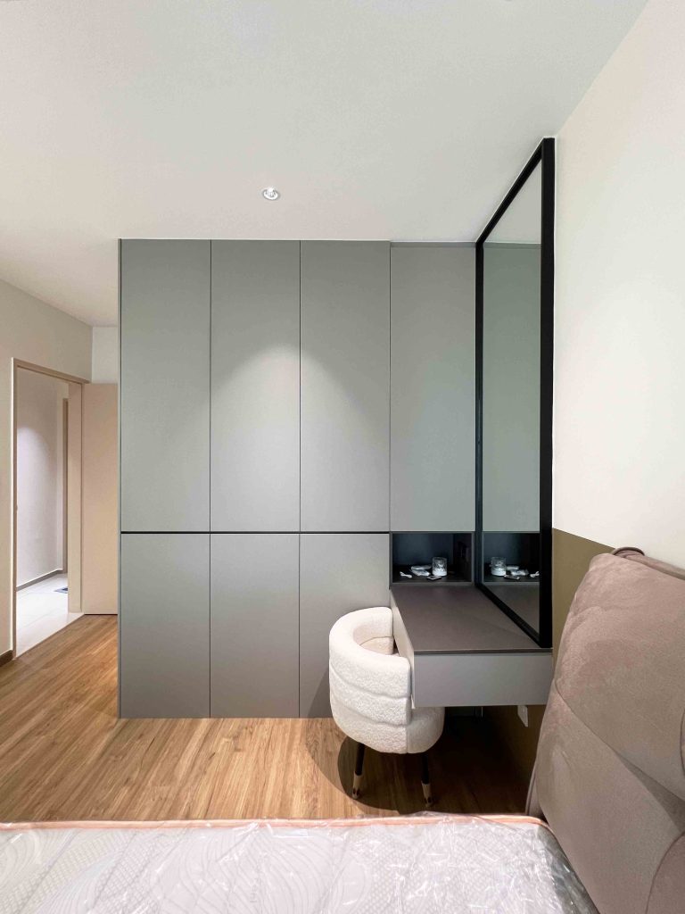 Wardrobe at Gravit 8 @ Klang South