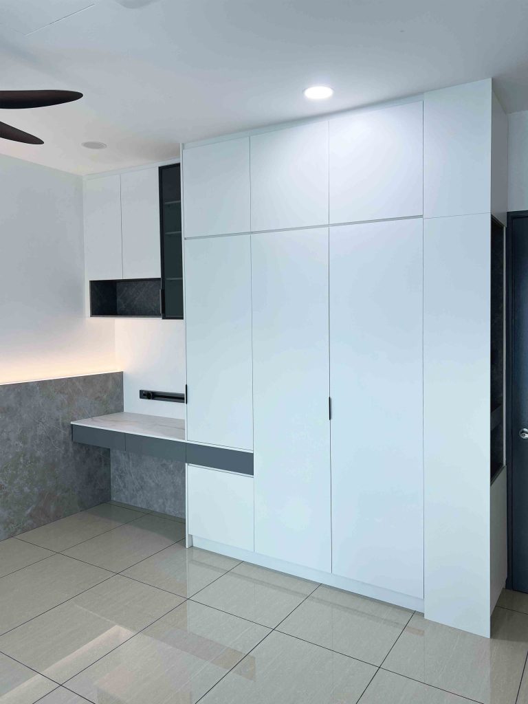 wardrobe at Seksyen U17 @ Shah Alam