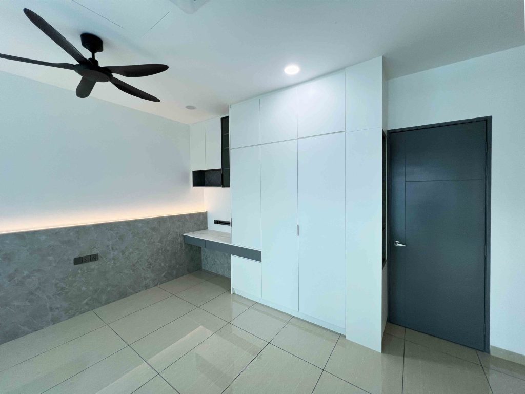 wardrobe at Seksyen U17 @ Shah Alam