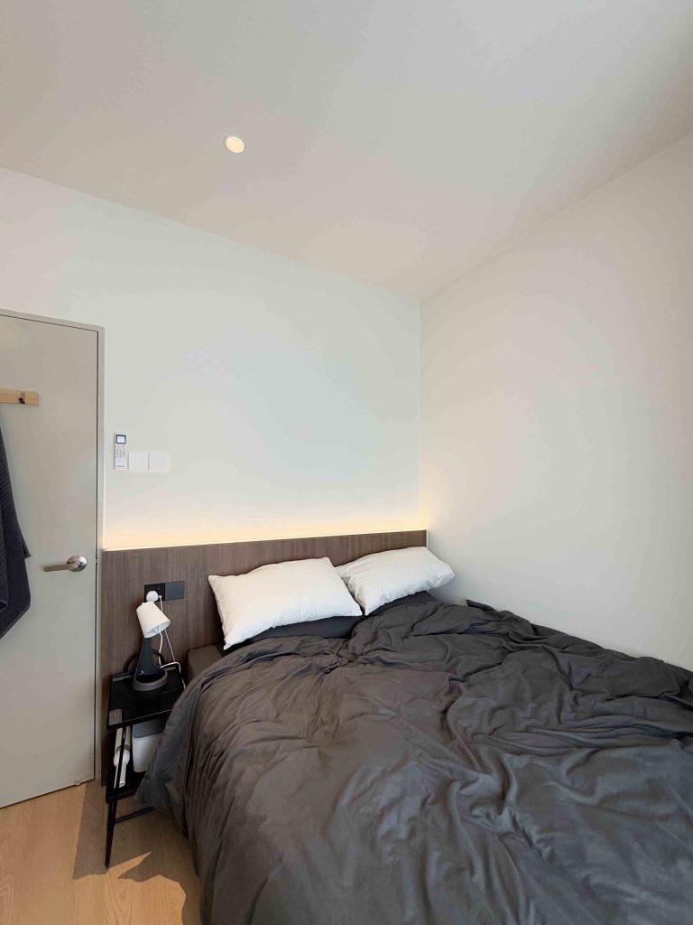 Benches at Metro Cheras