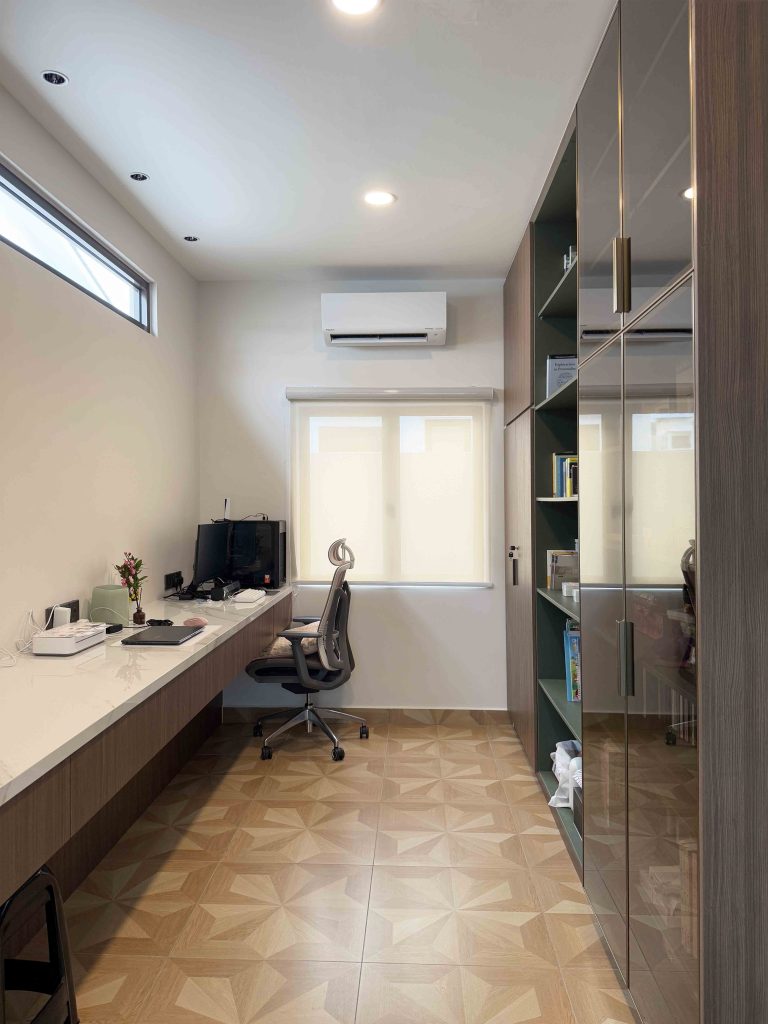 Study Desk at Setia Alam