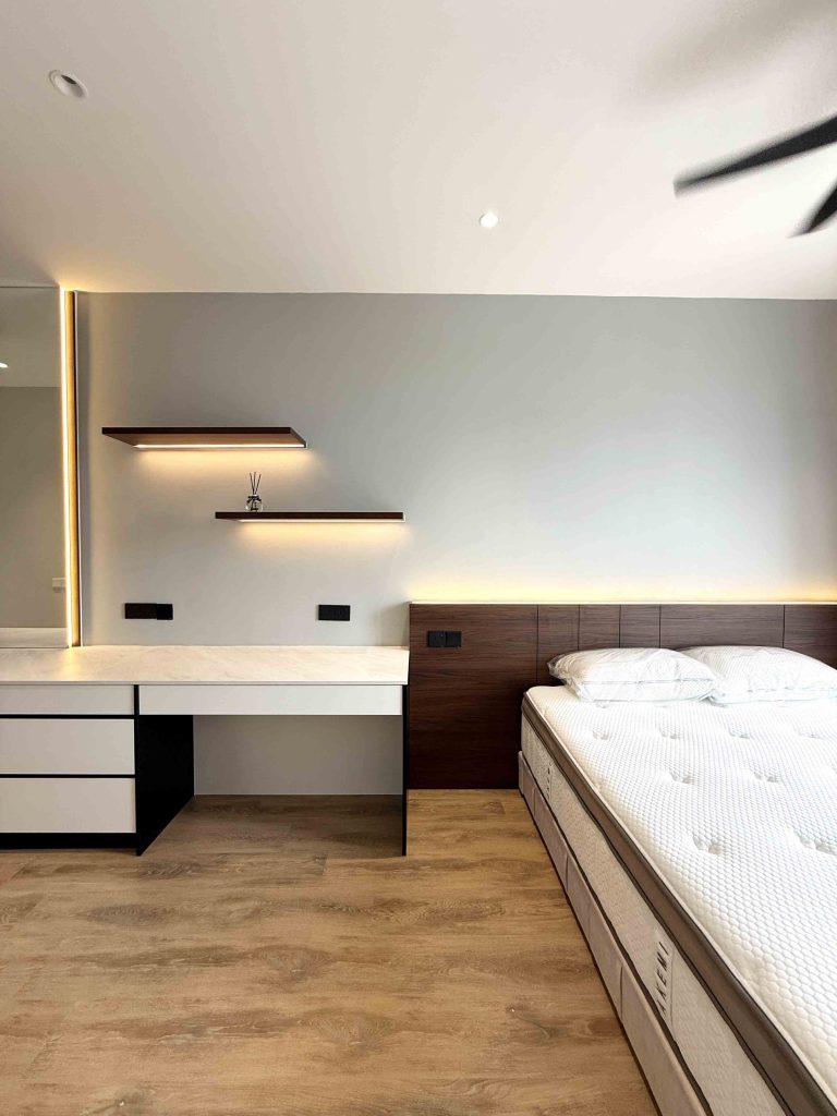 Benches at UNO Promenade Sungai Besi