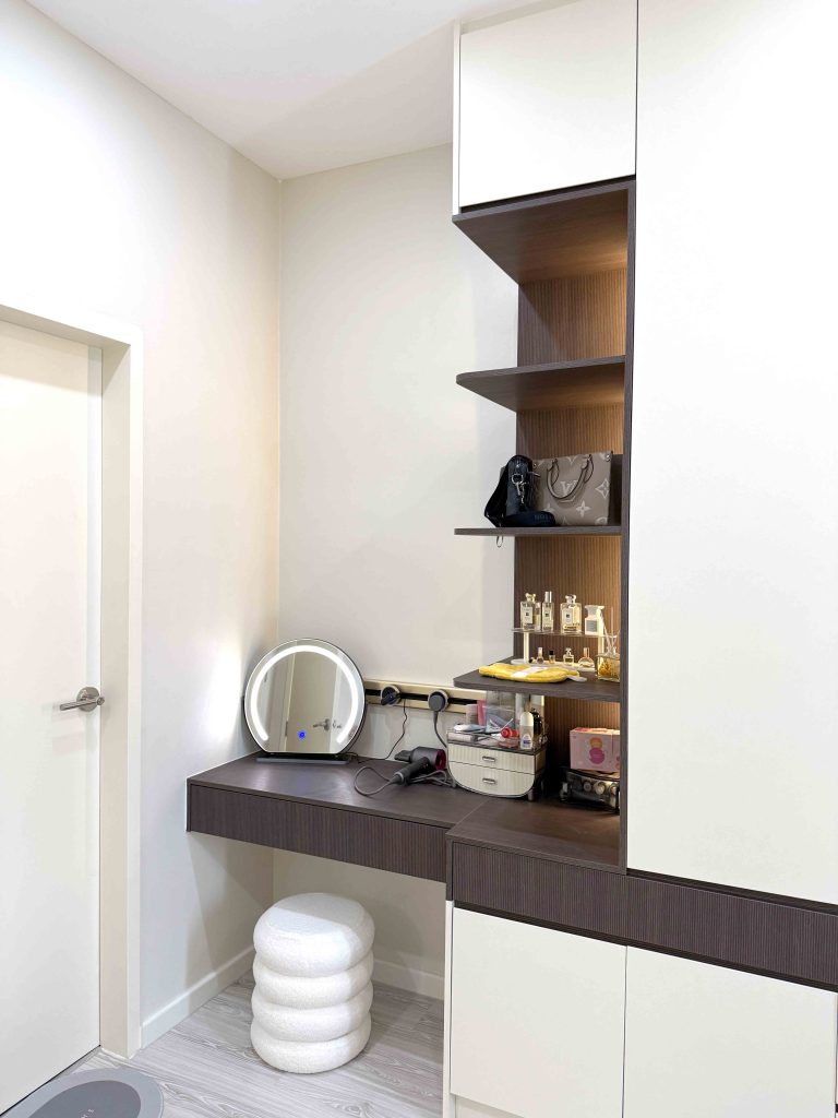 Dressing Table at Meta Residence