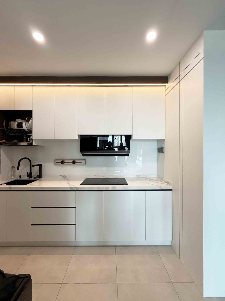 Kitchen Cabinet at Meta Residence
