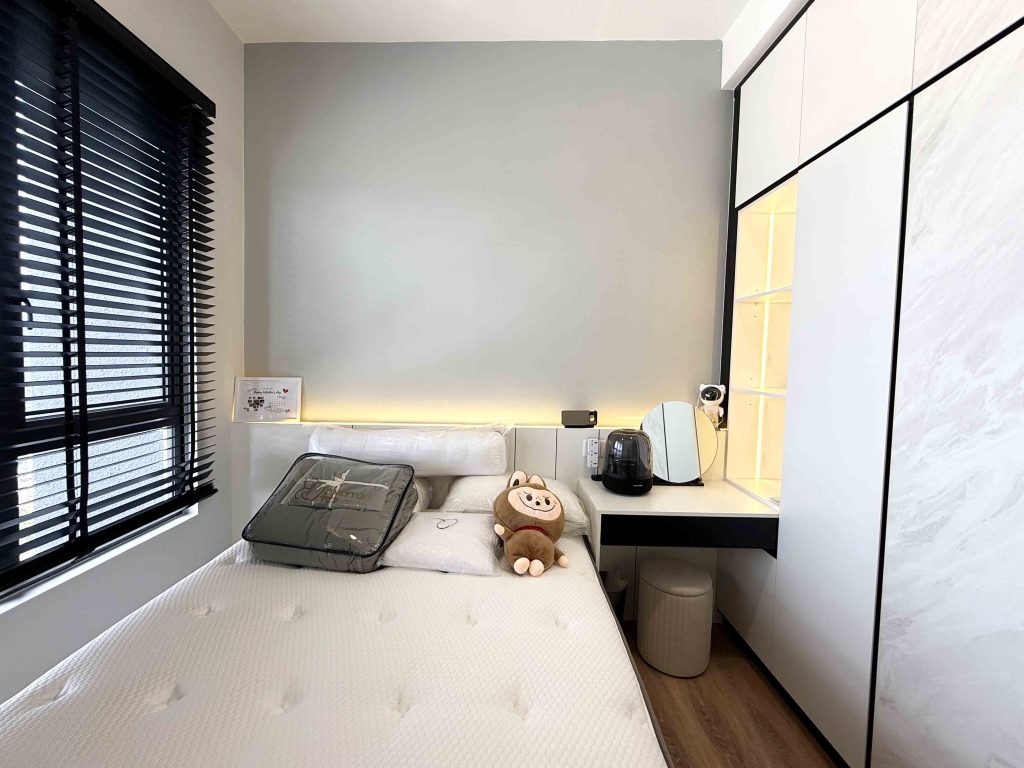 Wardrobe & Benches at UNO Promenade Sungai Besi