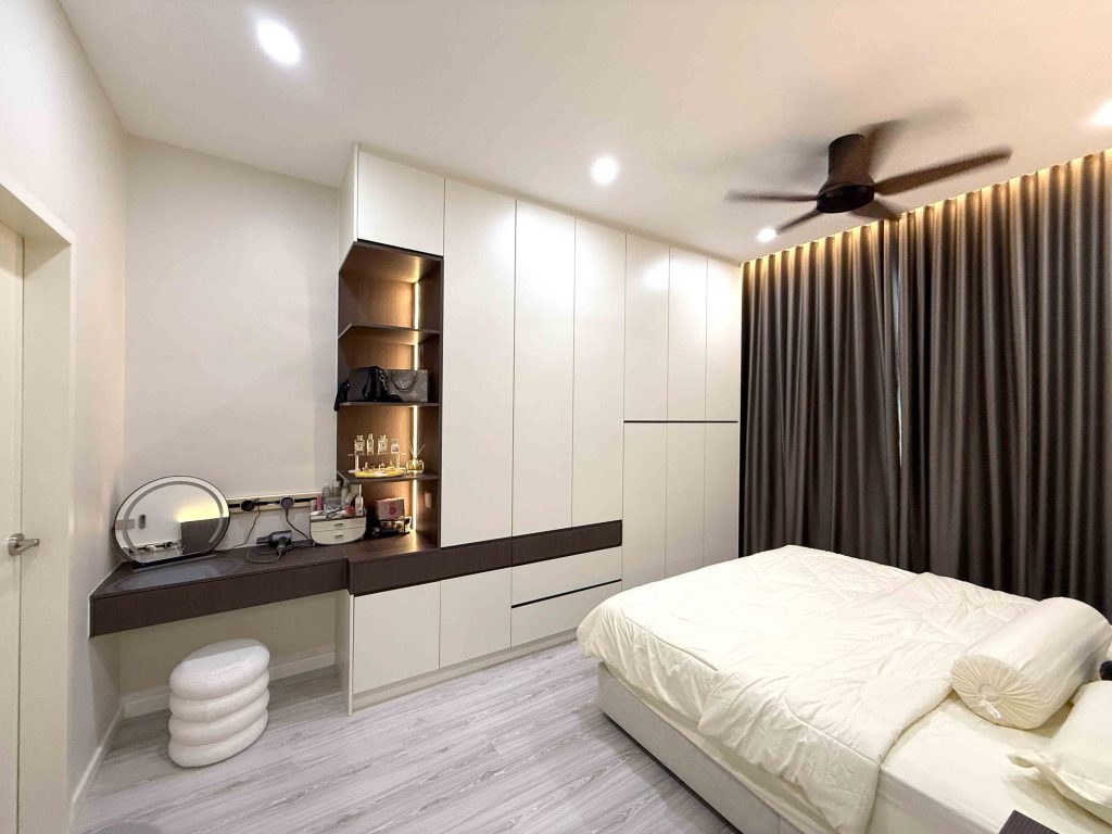 Wardrobe at Meta Residence