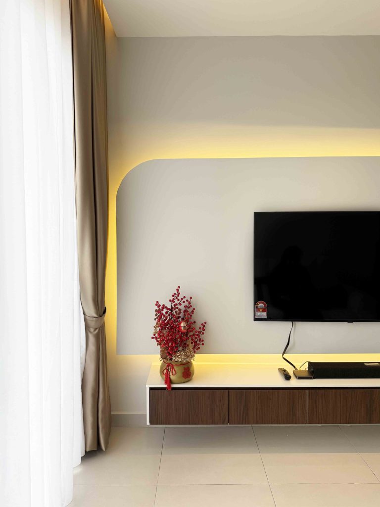 TV Cabinet at UNO Promenade Sungai Besi