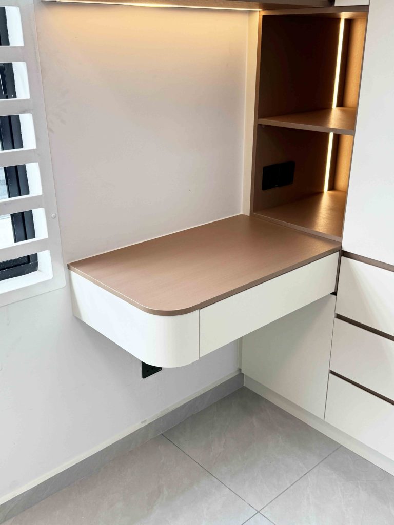 Curve Table at Kota SAS @ Kuantan