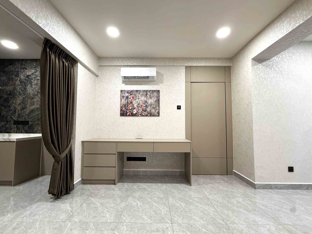 Study Table at The Main Place