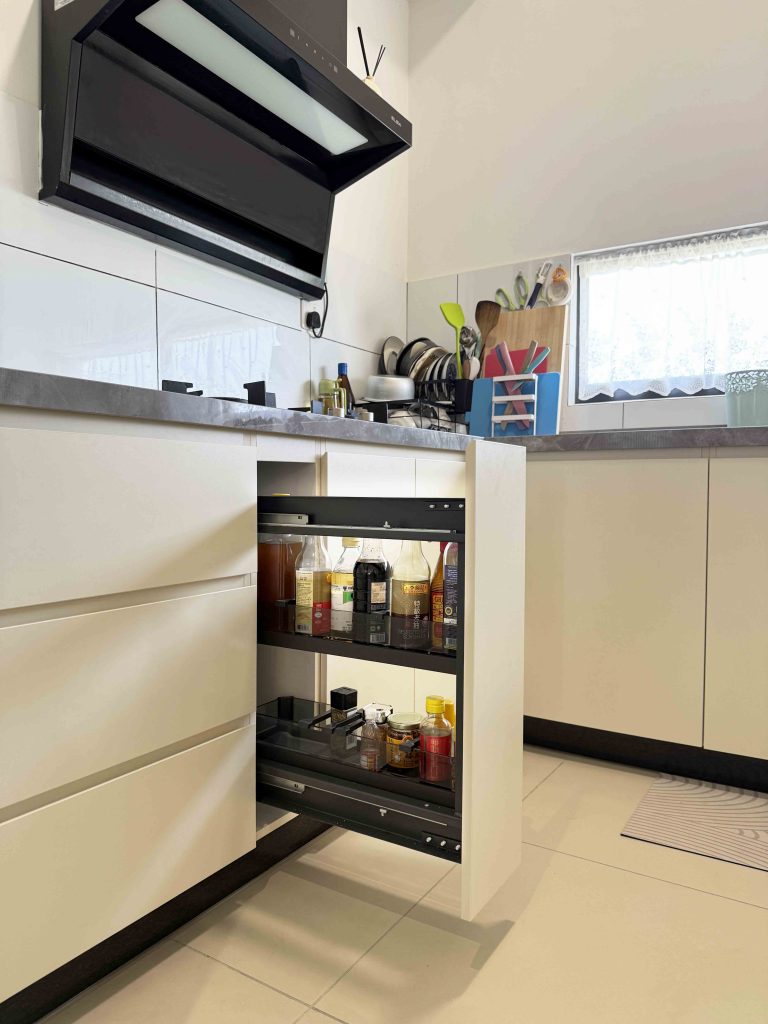 Kitchen Cabinet at Bandar Gamuda Cove