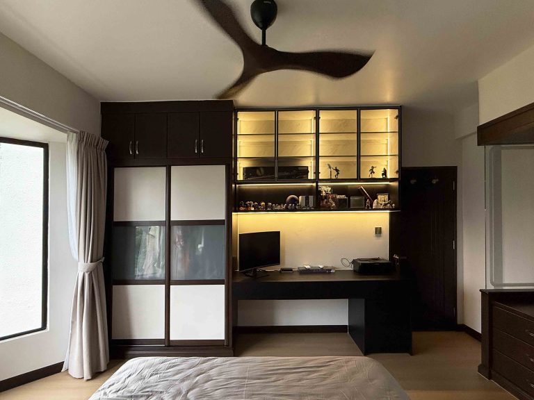 Study Table at Vila Banyan