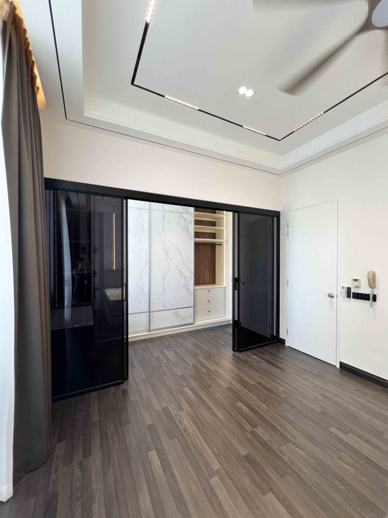 Wardrobe at Eco Majestic