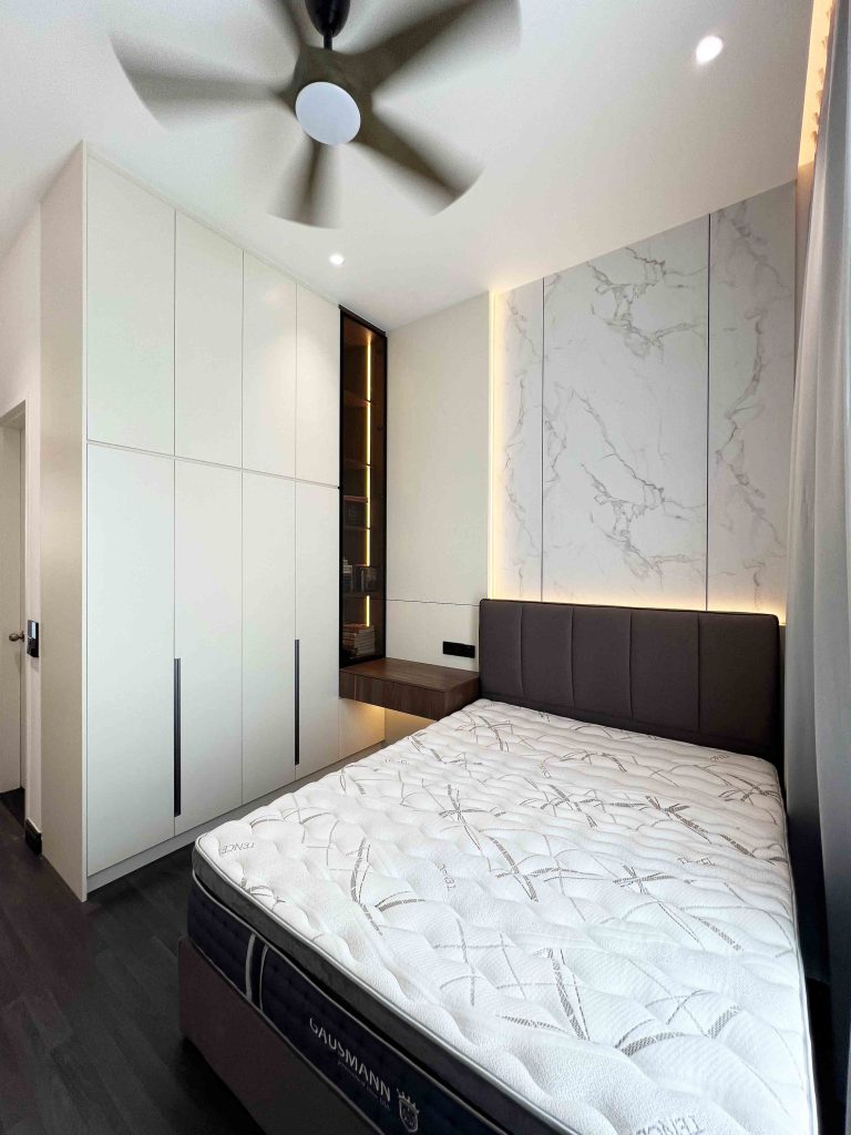 Wardrobe at Eco Majestic