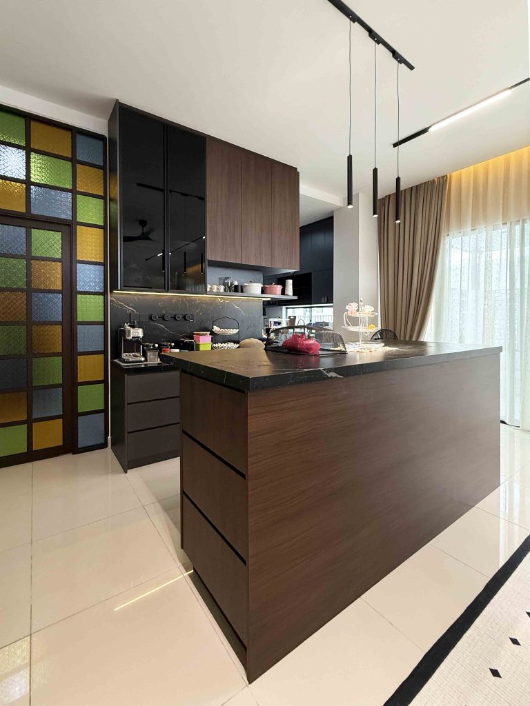 Kitchen Island at Elmina West